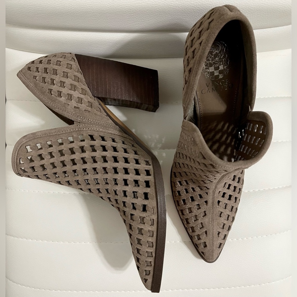 NWOT Vince Camuto Women's  Gray Brown laser Cutout Pointed Toe Booties Heels 9